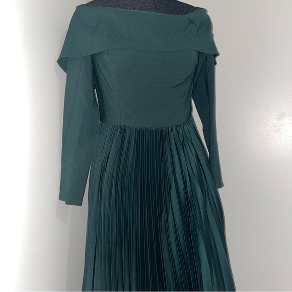 NEW! Hutch- Long-Sleeve Off-The-Shoulder Pleated Maxi Dress Size 2 Forest Green - Picture 4 of 16